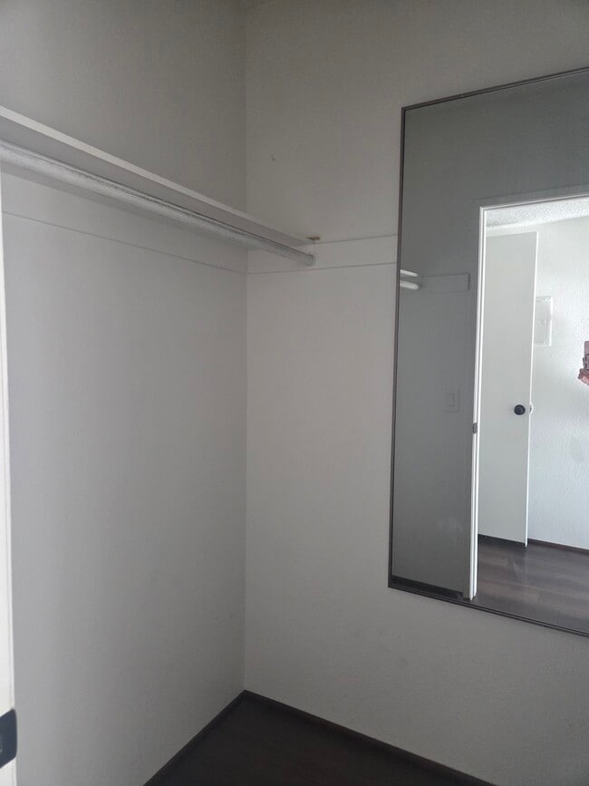 Photo - 1050 E Washington Ave Unit 61