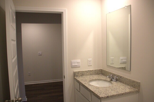 Photo - 398 Jackson Pt Cir