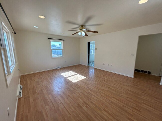 120 N 9th St W