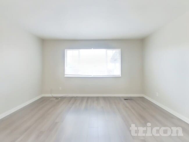 Photo - 910 Donner Pass Rd