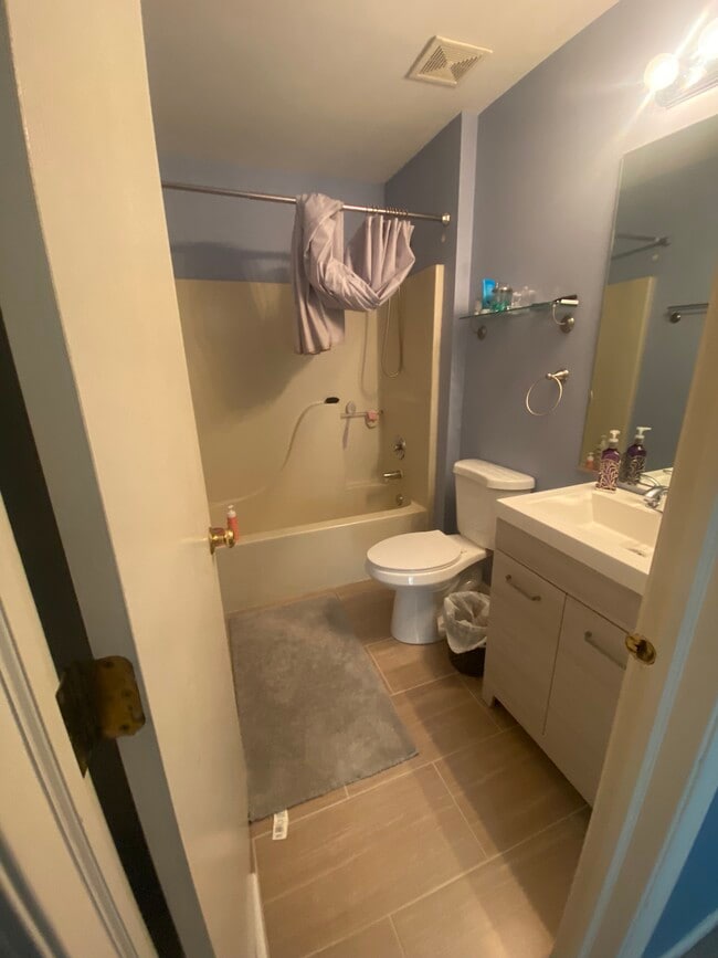 Photo - 1915 Chestnut Grove Dr