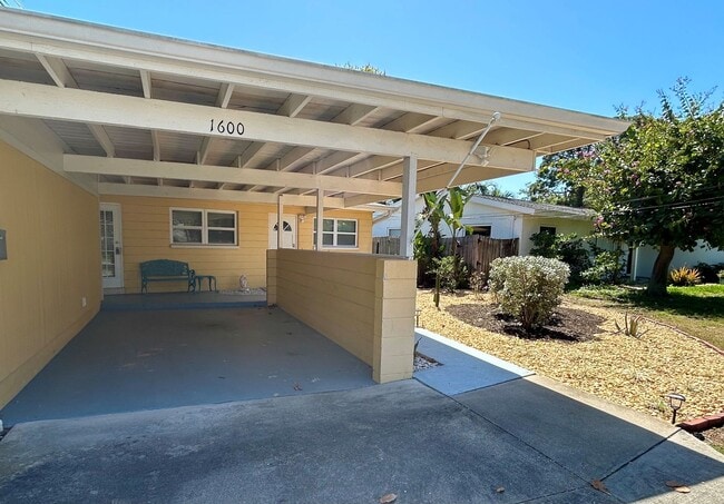 Photo - Charming 2 bedroom/1 Bathroom Home in Shore Acres