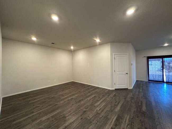 Photo - Single Level 2 Bedroom / 2 Bathroom House ...
