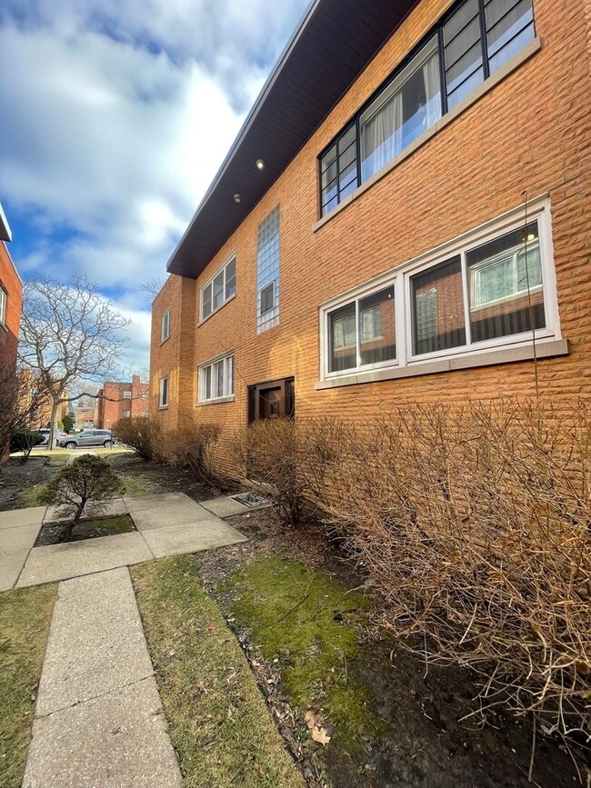 Photo - 8326 Christiana Ave Unidad 1W