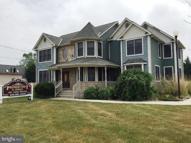 Photo - 507 N Main St