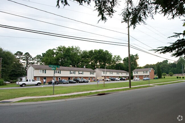 Photo - 421 Honeywood Ave