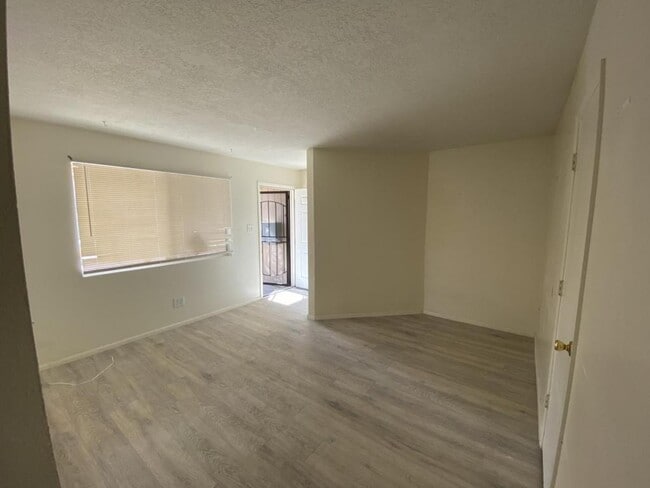 Building Photo - 13515 Copper Ave NE