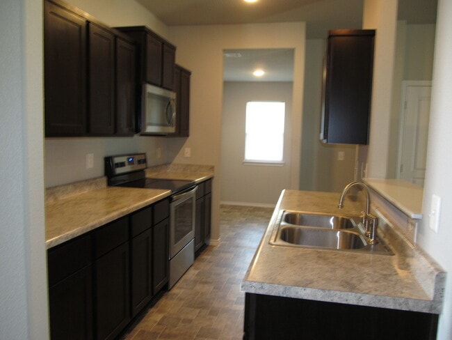 Photo - 3 BEDROOM, CONVENIENT TO SCOTT & WHITE