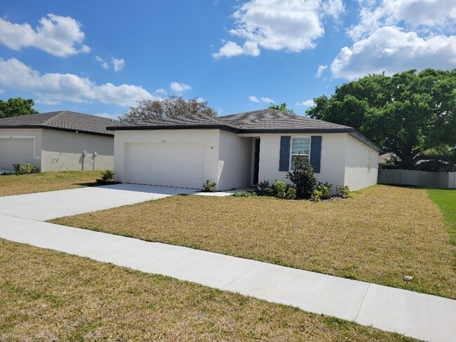 Photo - Almost New Auburndale Home For Rent