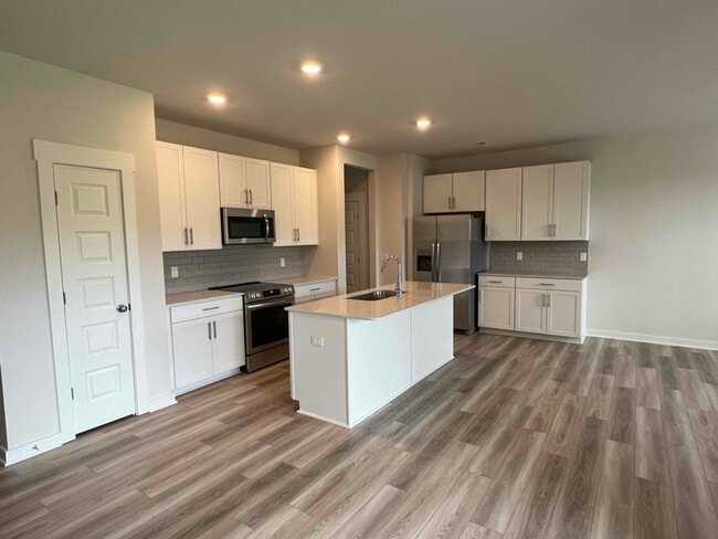 Photo - 145 Rising Ln