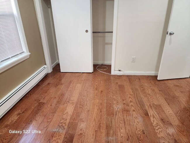 Photo - 241-05 Mayda Rd