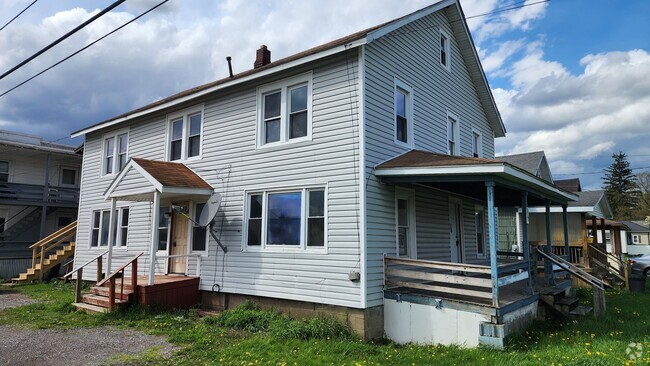 Building Photo - 27 Linwood Ave Unit Upper Apartment