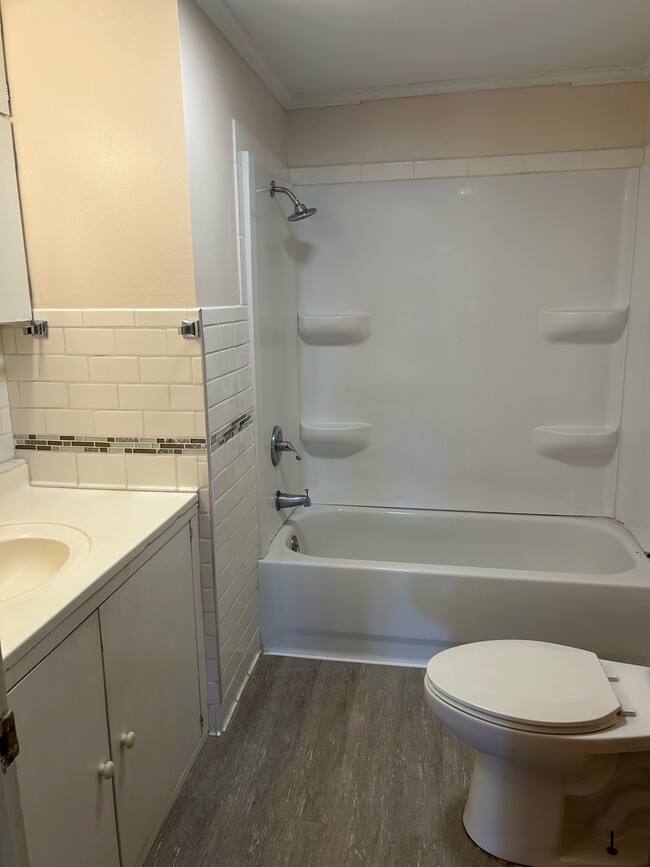 Photo - 5063 US-41
