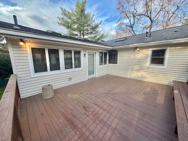 Photo - 29 Carriage Hill Ln