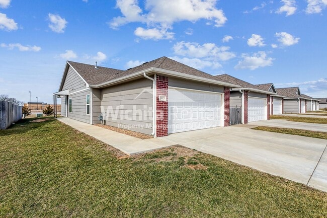 Photo - Newer 3 bedroom 2 bath duplex - ***$500 off the first month's rent***