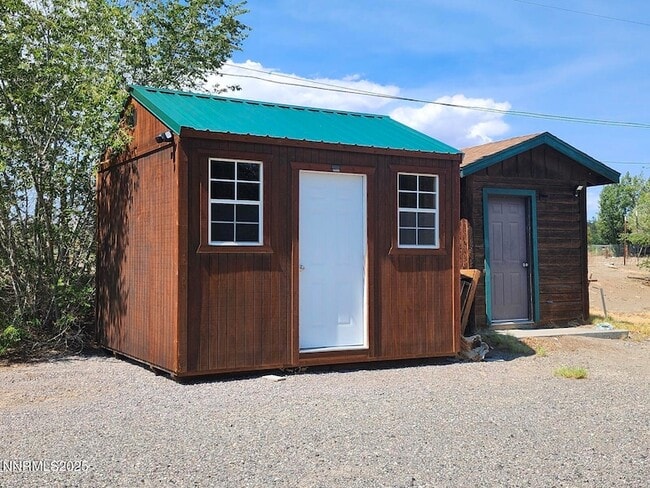 Photo - 880 Truckee Ln