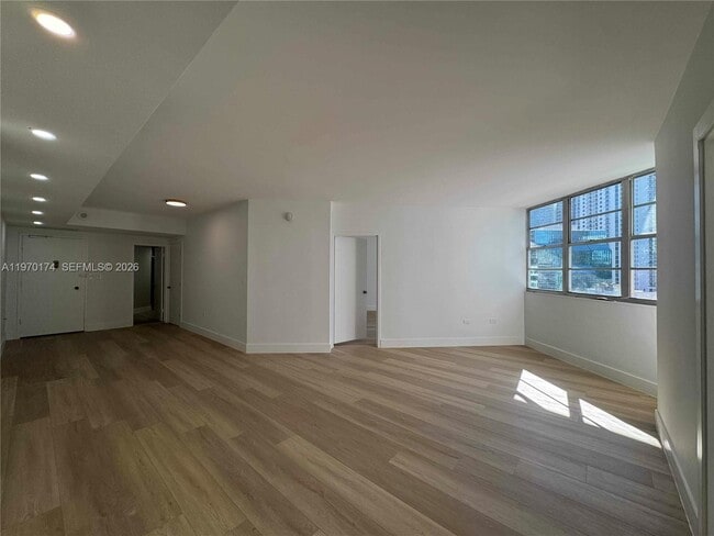 Photo - 999 Brickell Bay Dr Unit 2008