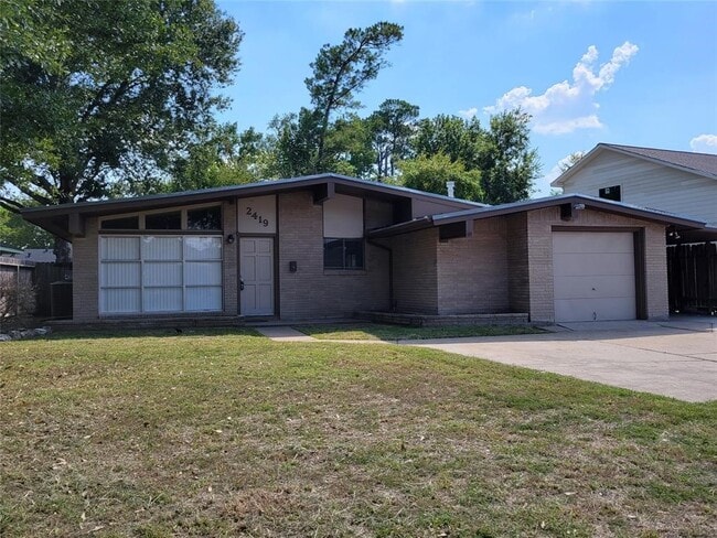 Building Photo - 2419 Stonecrest Dr