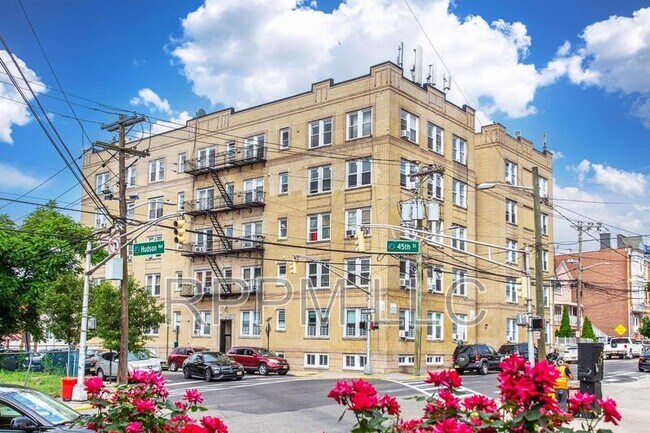 Photo - 201 45th St Condo