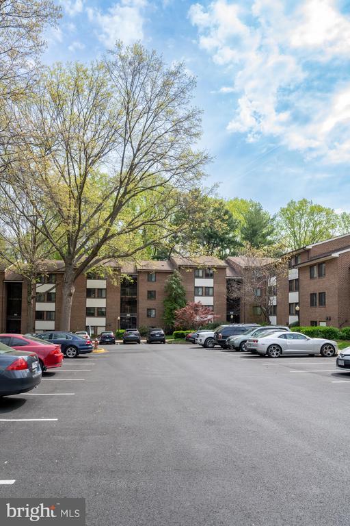 Building Photo - 1554 Northgate Square Unit 22A