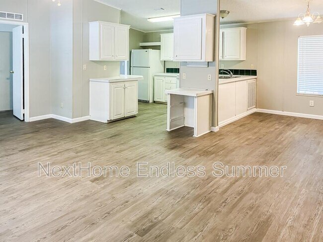 Photo - 608 Bee Bee Dr