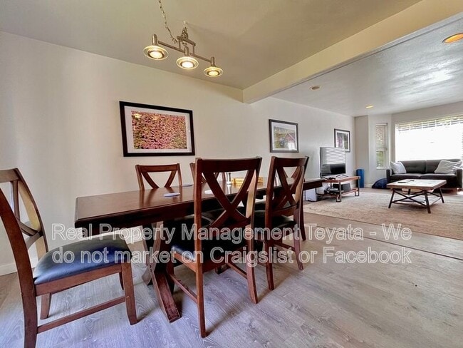 Photo - 2215 Wildflower Way