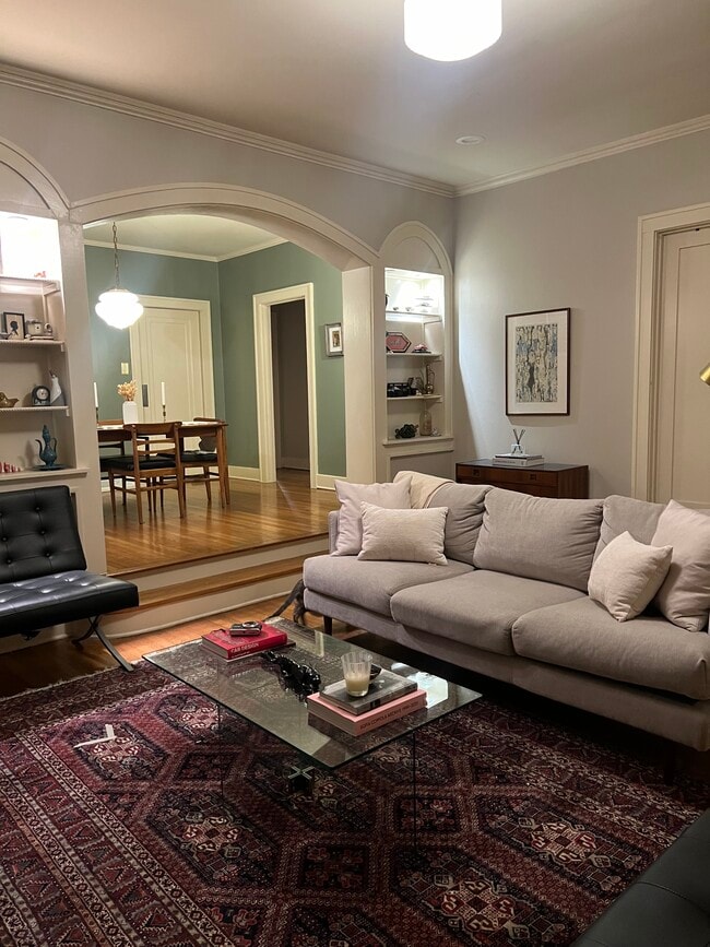 Photo - 319 E Lullwood Ave