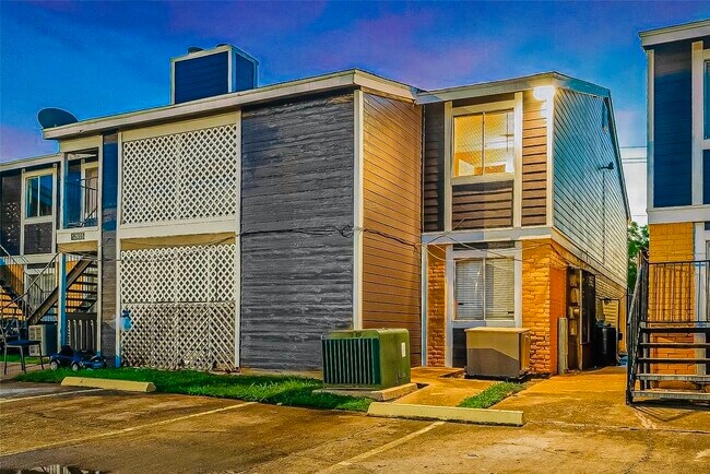 Building Photo - 12655 Ashford Meadow Dr Unit A