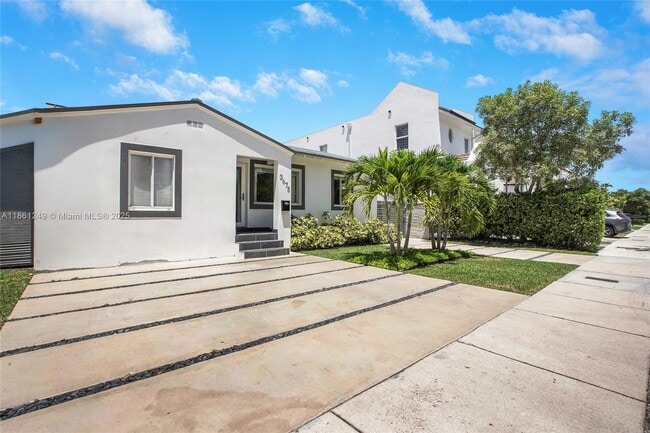 Building Photo - 3675 SW 26th St Rental