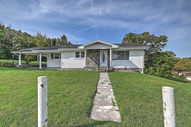 Photo - 135 Hixon Cir