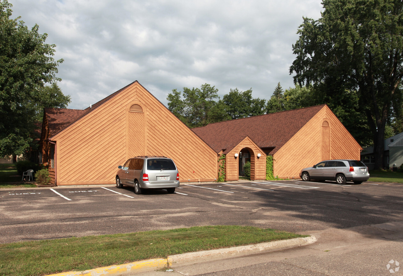 Photo - Cedar Court Apartments