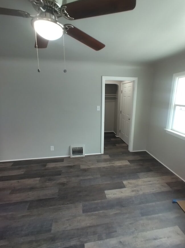 Photo - 537 Gobel St