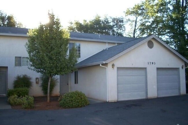 Building Photo - 1793 Azoulay Ct Unit 1