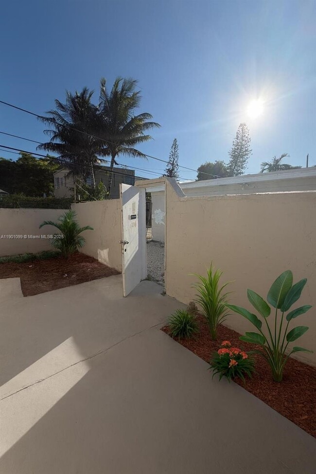 Photo - 2660 NE 212th Terrace Unidad R