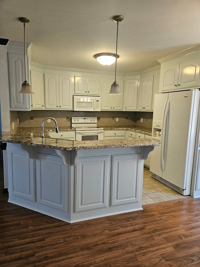 Photo - 208 Killdeer Dr