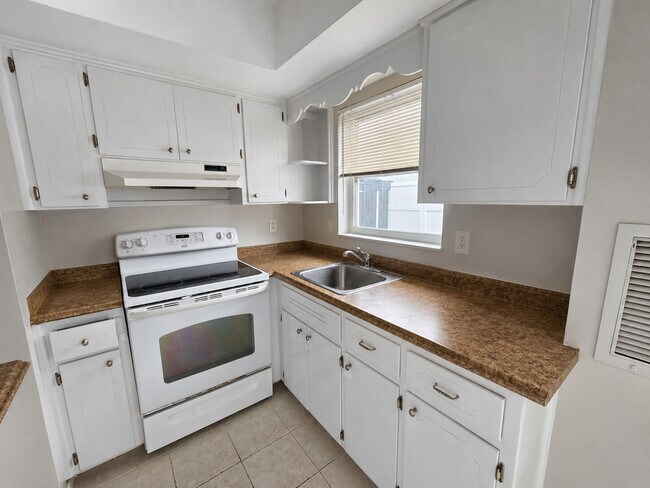 Photo - 2120 NE 41st St Unidad A