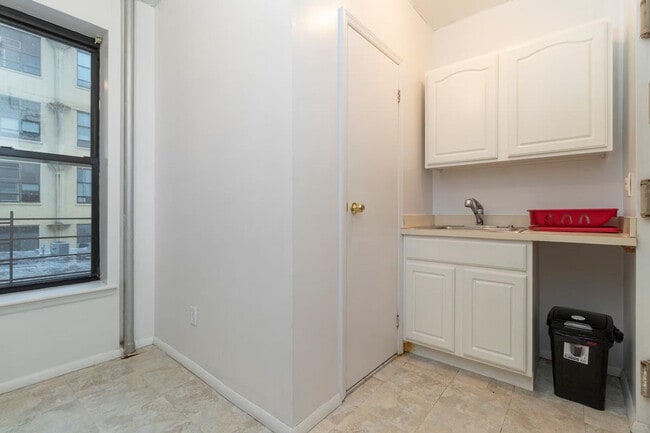 Photo - 331 E 92nd St Unit SI ID1058692P