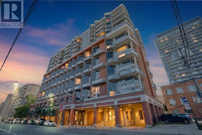 Photo - 255 Richmond St E Unit 824