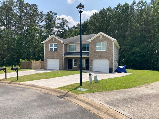 Photo - Updated 3/2.5 Townhouse in Armuchee- $1,350