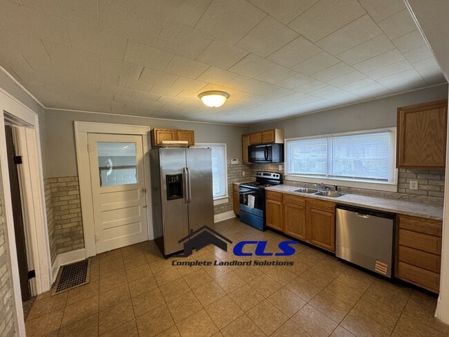 3115 N 13th 1/2 St