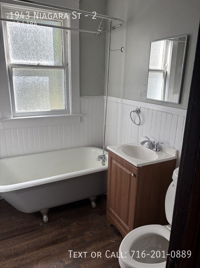 Photo - 1943 Niagara St Unit 2