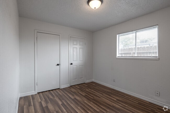 2BR, 1BA - 787SF - 1st Bedroom