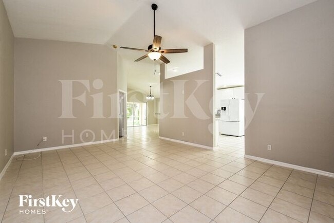 Photo - 9783 Gladiolus Bulb Loop Casa