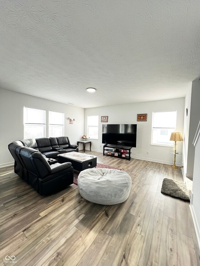 Photo - 2725 Linwood Ave