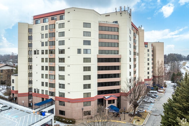 Exterior - Watermark Place Apartments
