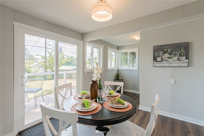 Photo - Great Location! 2bd, 1bath House in Tacoma!