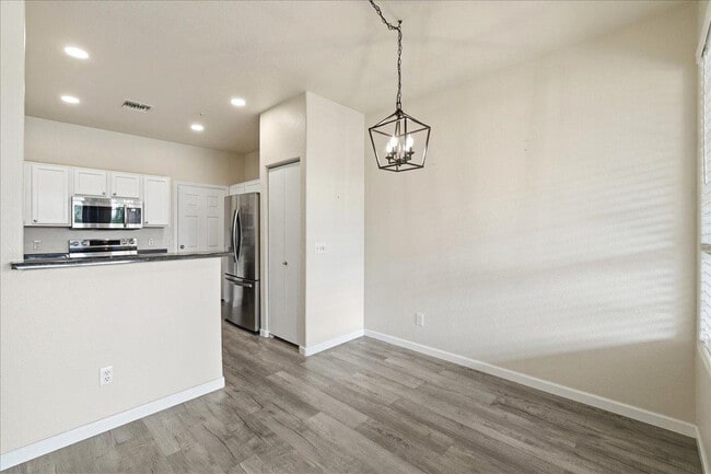 Photo - 1633 E Lakeside Dr Unidad 63