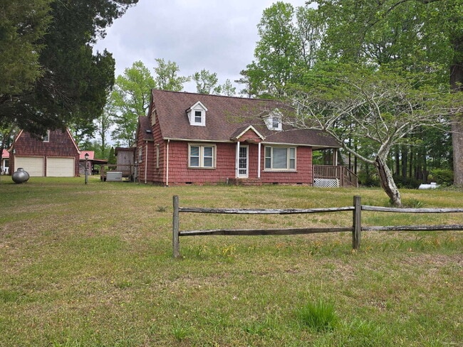 Photo - 844 Old Church Rd