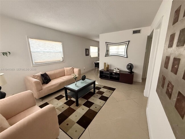 Photo - 4061 N Dixie Hwy Unit 1