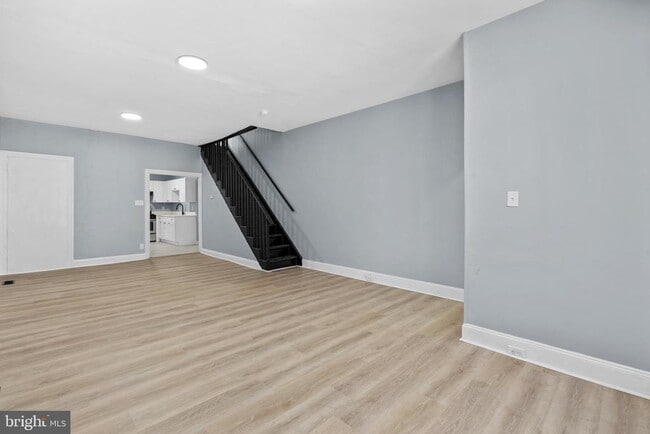 Photo - 1855 Brunner St